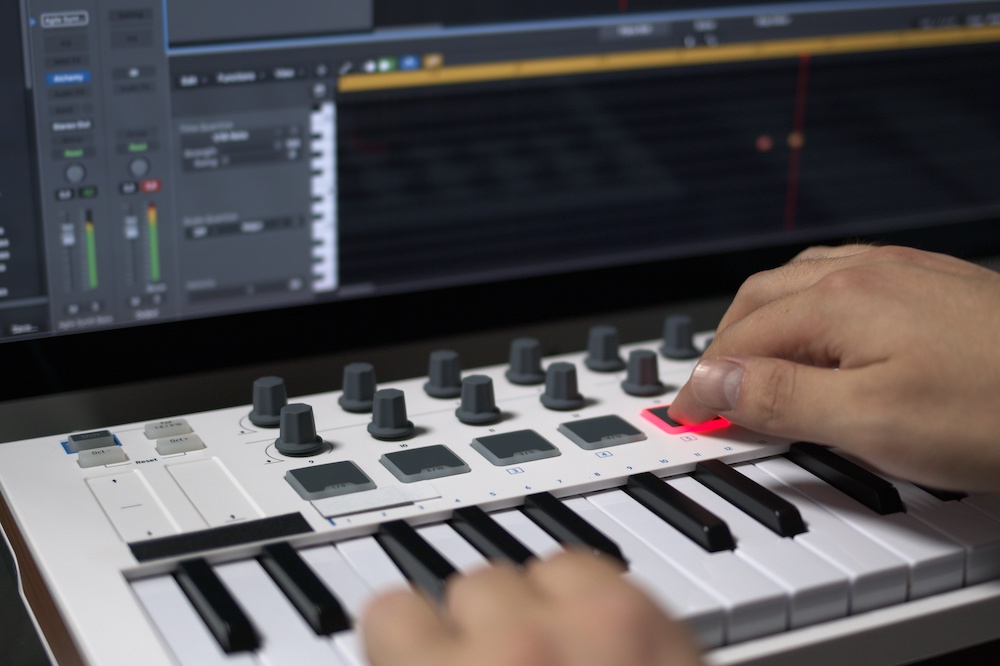 best midi keyboard for garage band